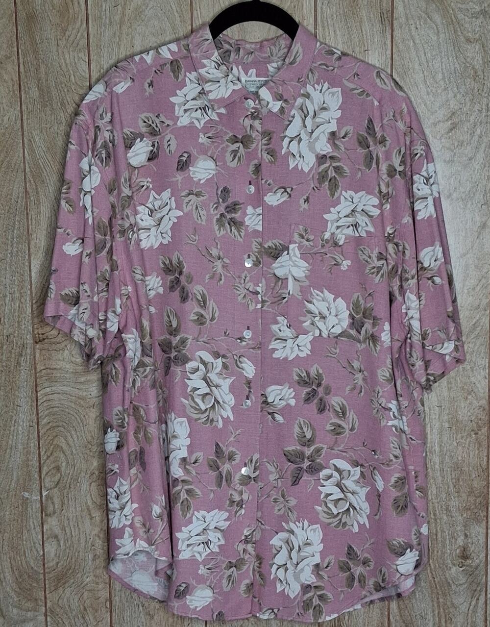 Vintage Ladies Banana Republic Safari & Travel Clothing Short Sleeve Button Up